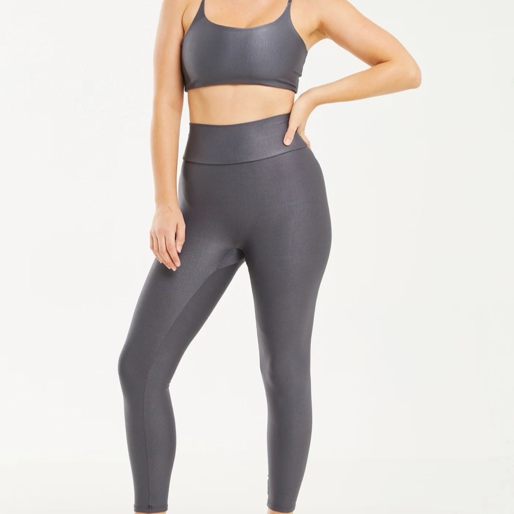 Booty by Brabants hi shine leggings in color carbon. Size curvy